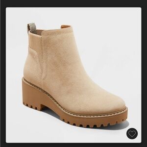 Universal Thread Tan Boot